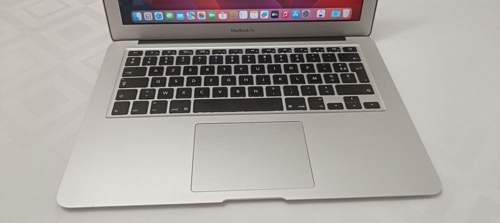 MacBook Air 13” — 8GB RAM — SSD 256GB — macOS Ventura