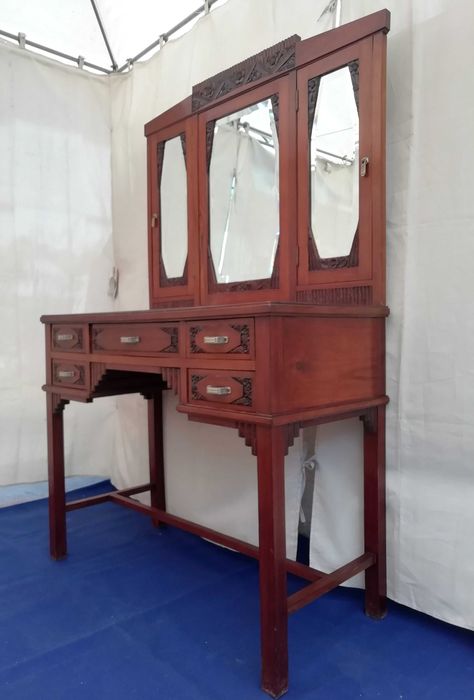 Móvel Penteador ou Toucador em madeira maciça e espelho triplo