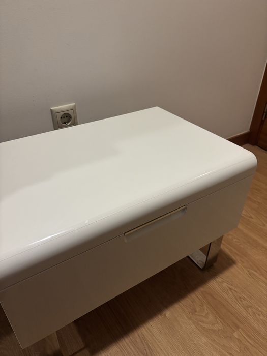 mesa de cabeceira
