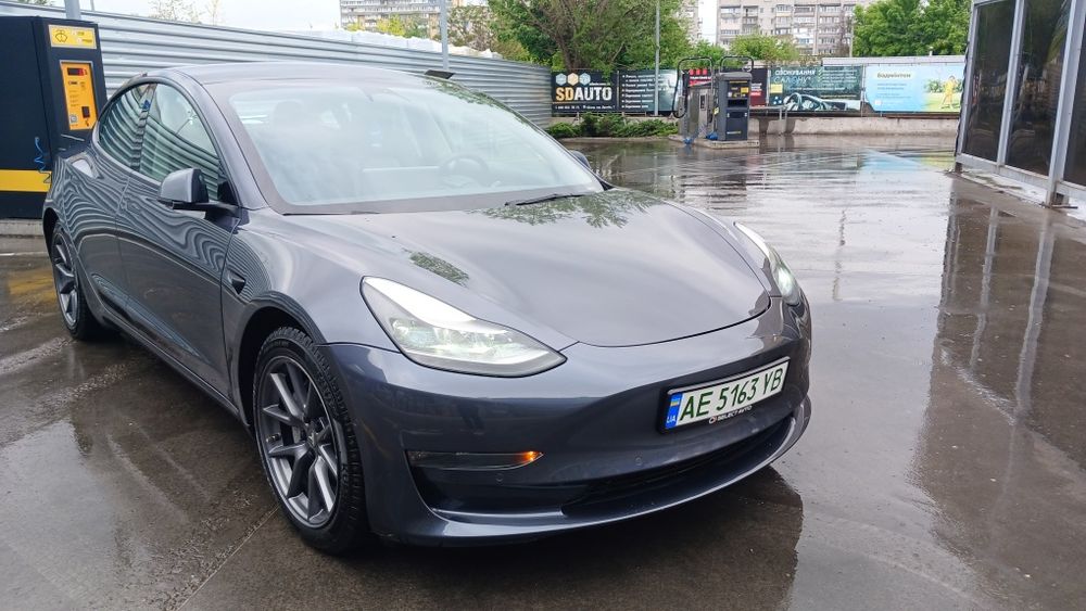 Продам Tesla model 3