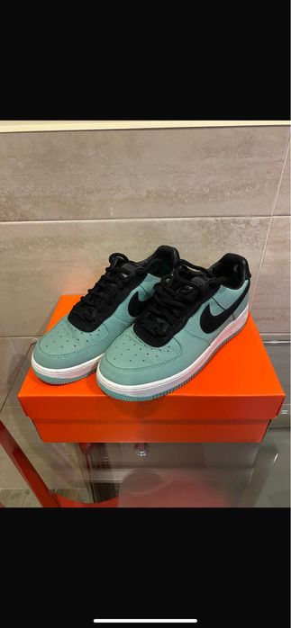 Tiffany & Co. 1837 (Friends and Family) (Aceito Trocas)