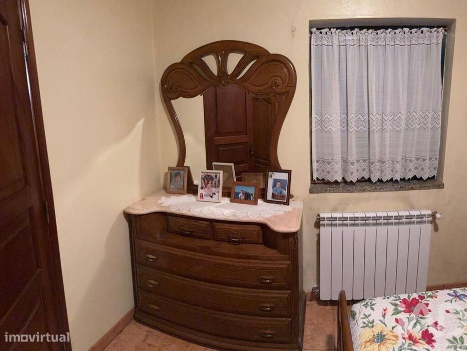 Quinta rural T4 em Valadares de 40000 m2