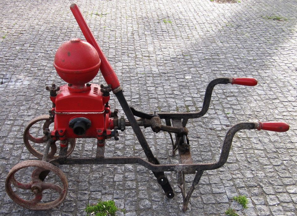 Bomba de transfega antiga LENA