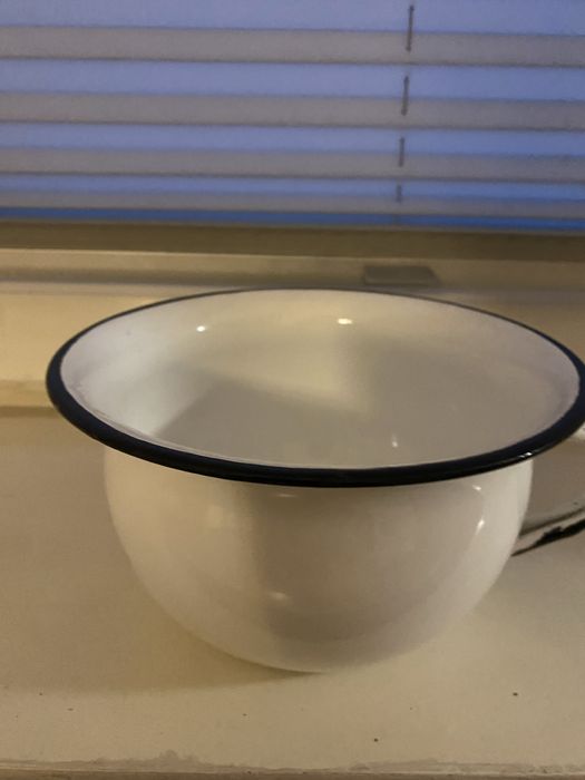 Nocnik emaliowany z PRL