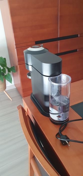Maquina café Nespresso Vertuo Next D Pure Chrome