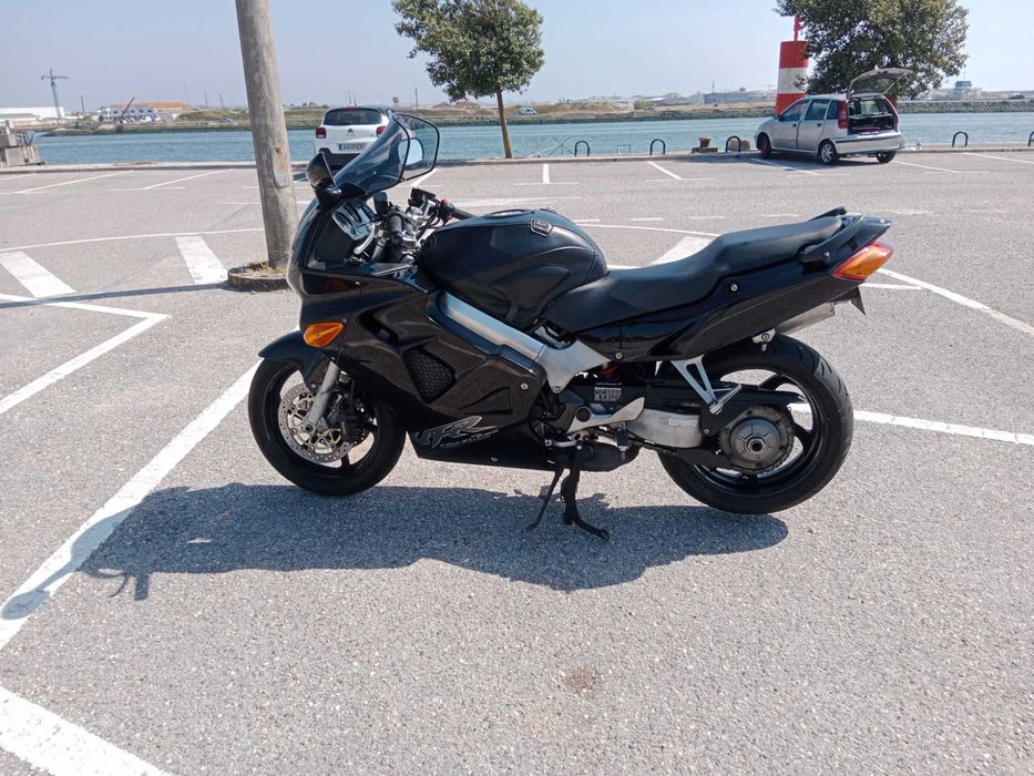 VFR 800 bom estado geral