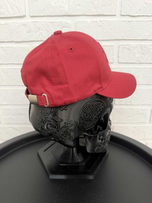 Кепка унисекс Stüssy  красная— практичный и стильный аксессуар на каждый день