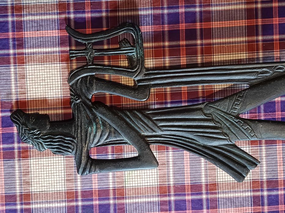 Estatua estatueta feita a mão em bronze decoraçao