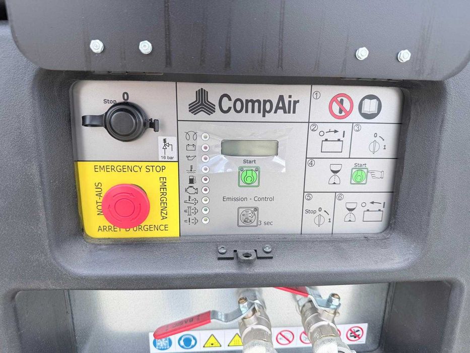 Kompresor śrubowy CompAir C50-7 wydajność 5,0 m3/min/ dostępny od ręki