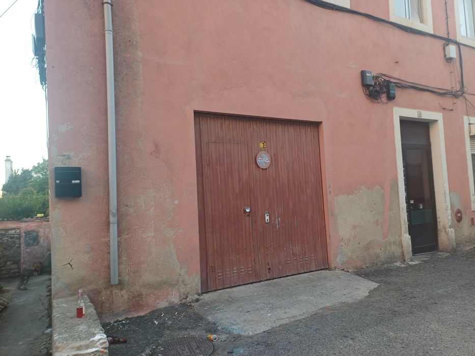 Garagem  Dafundo Algés, junto ao aquário Vasco da gama, Algés