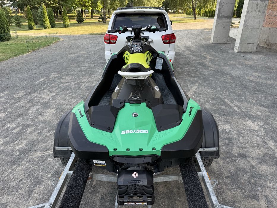 Гідроцикл BRP Spark Trixx. Офіційний