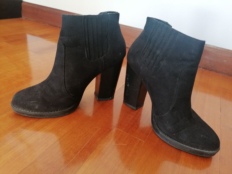 Bota preta estilo botim