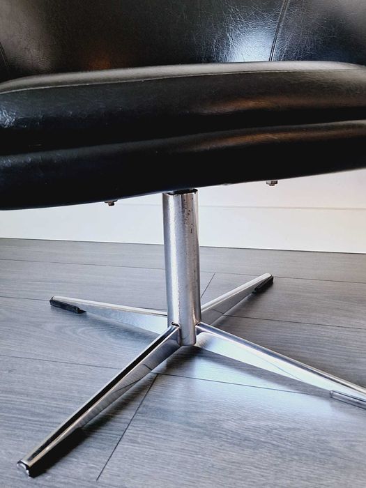 POLTRONA VINTAGE. Vintage armchair