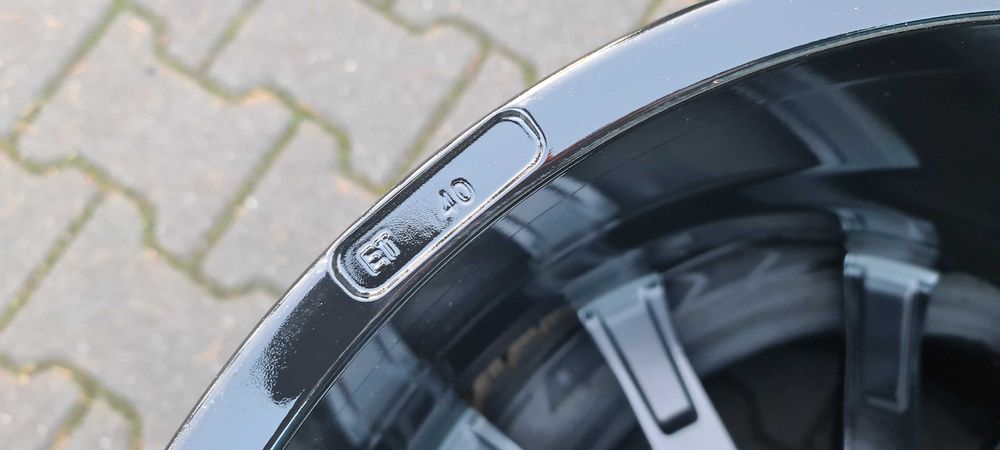 Felgi aluminiowe Dezent 19" 5x114,3 8,5J ET40 Mazda Kia Dacia Honda