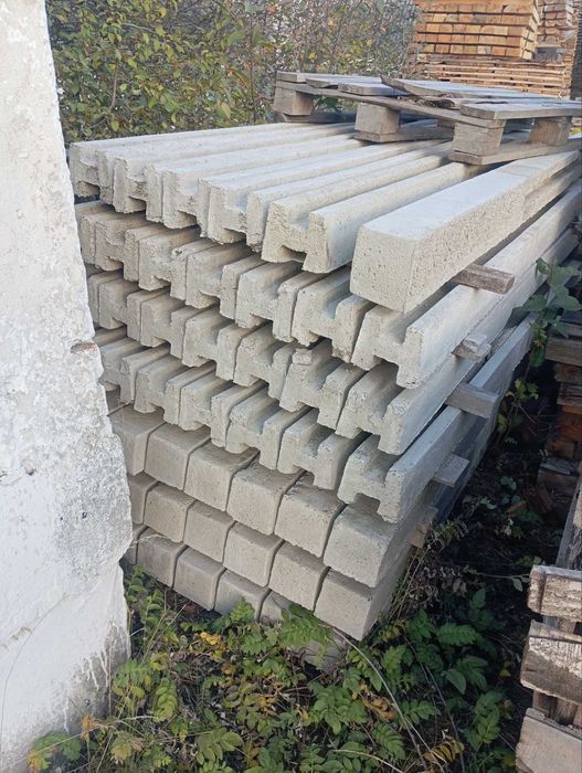 Бетонні стовпці для загорожі