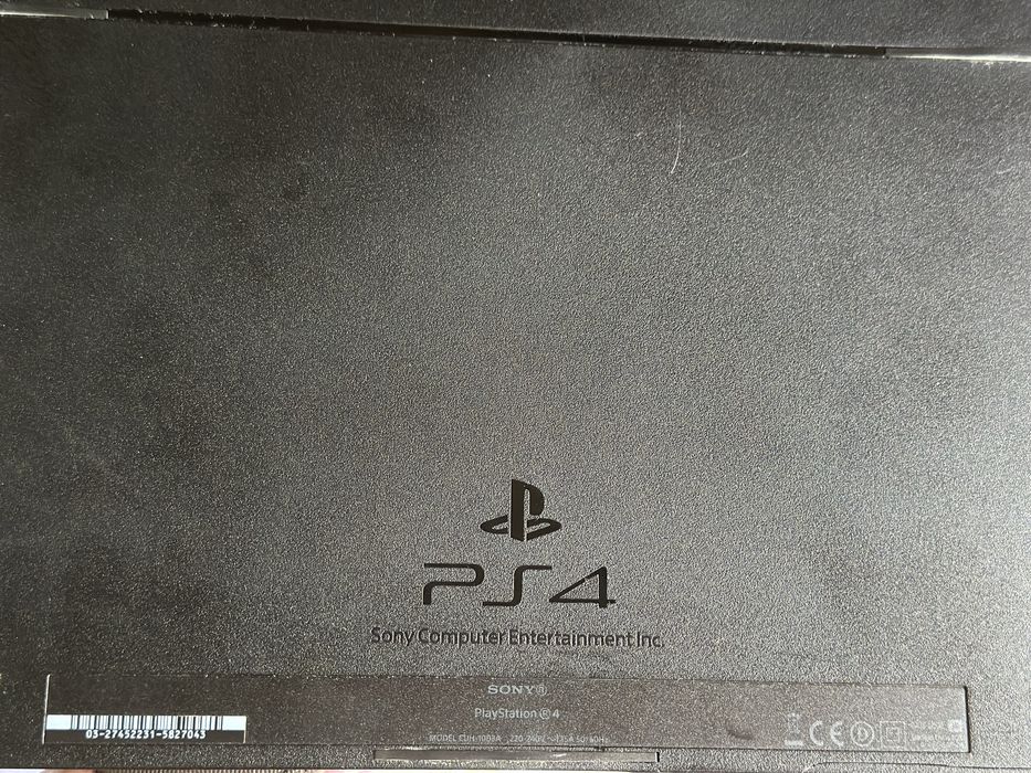 PlayStation 4 500GB + 2 Геймпада + Комплект игр (12 дисков)
