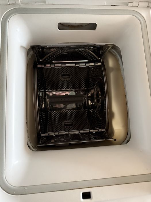 Стиральная машина Whirlpool 6 кг, вертикальная, под ремонт