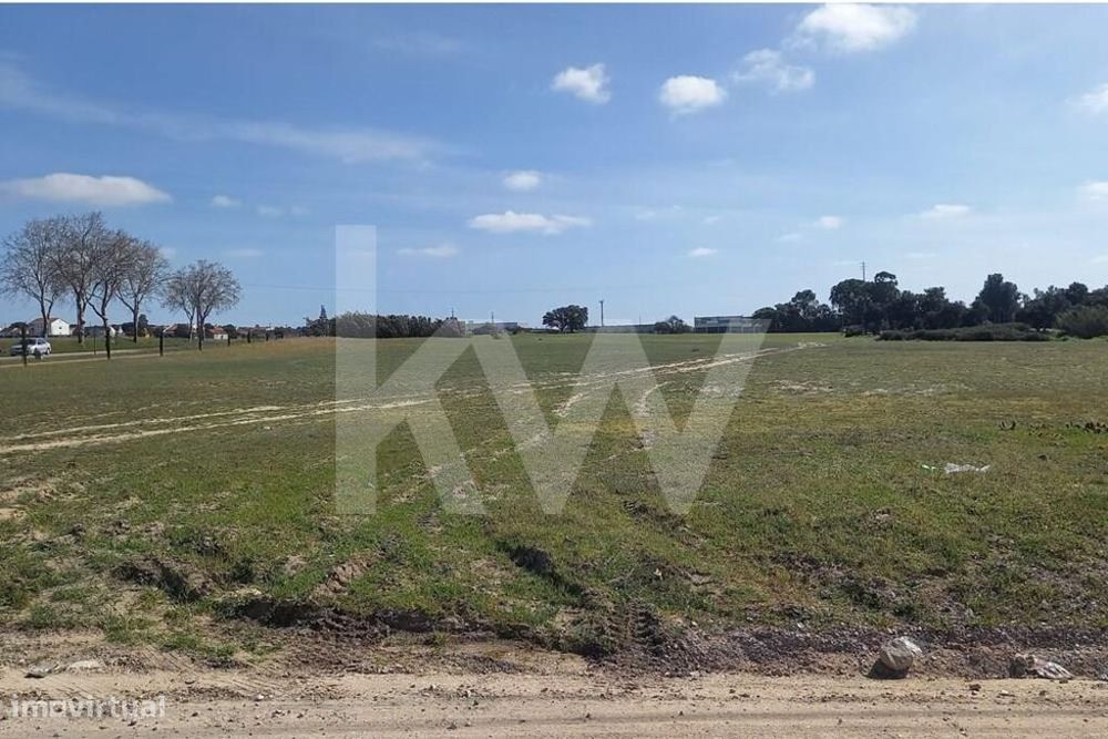 Terreno com 75.000 m2 para construção de armazéns no MONTIJO, Lisboa