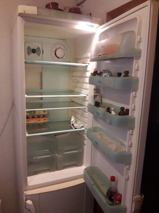 Срочно Продам холодильник Electrolux ERE 3900
