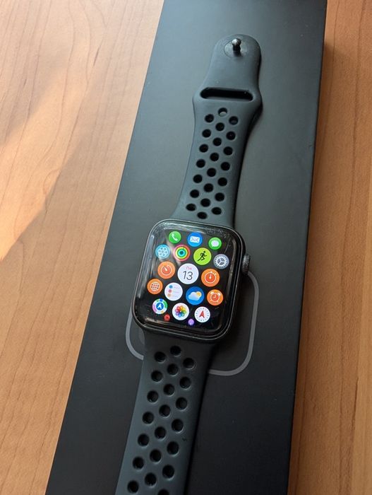 Aple watch Nike SE