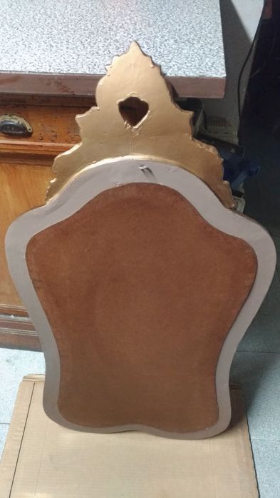Espelho com Moldura Decorativa  de Estilo Classico em talha Dourada