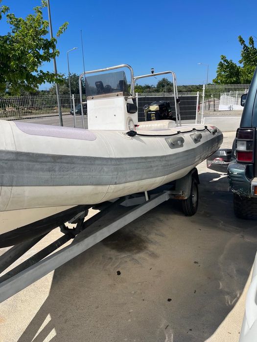 Semi-rígido Valiant 4,50 m – Mariner 40 HP | 7.500€ Negociáveis