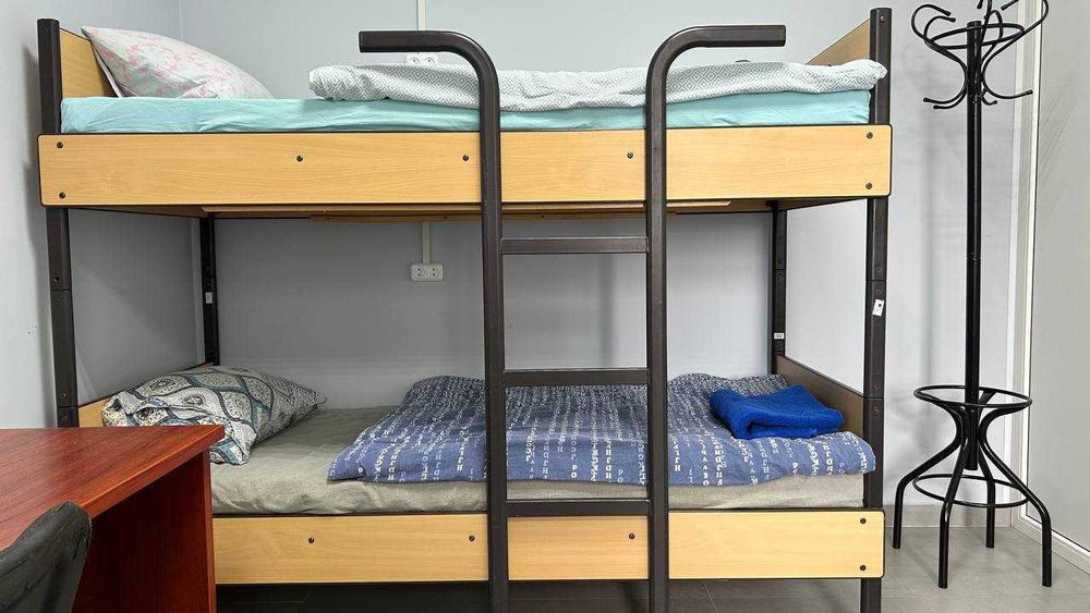 Койко-місце хостел 4-місний номер для чоловіків в центрі міста