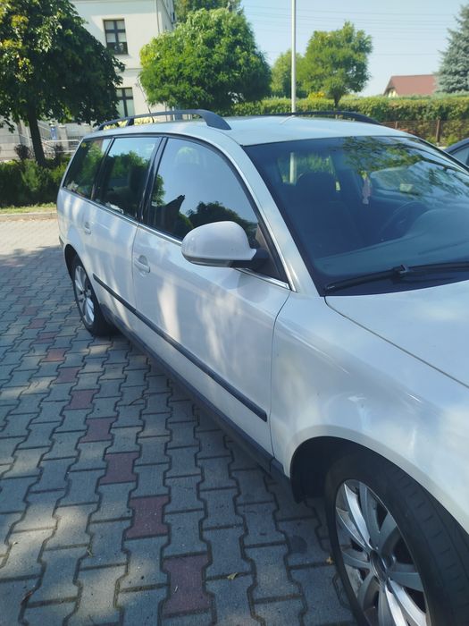 Volkswagen Passat B5 FL 1.9 TDI 2004 na CZĘŚCI / Szkoda całkowita / Całość