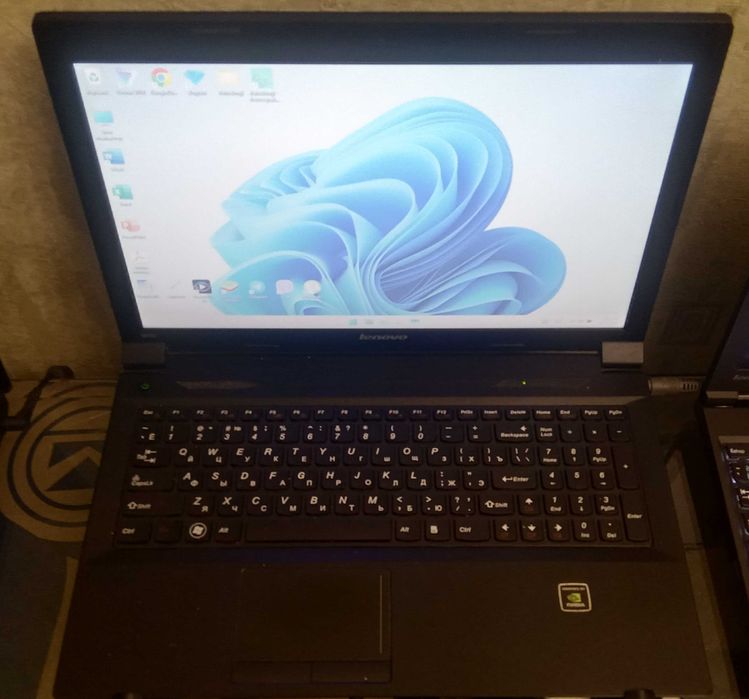 Lenovo B590: Intel i7-3630QM NvidiaGT720M ОЗУ-8Гб 128Gb-SSD+500GbHDD