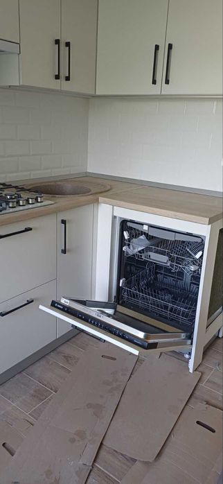 Кухня нова, можна окремо