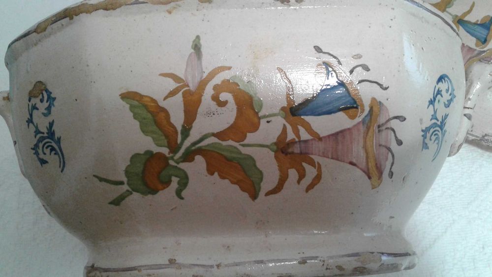 Terrina. Muito antiga. Anos finais de 1800