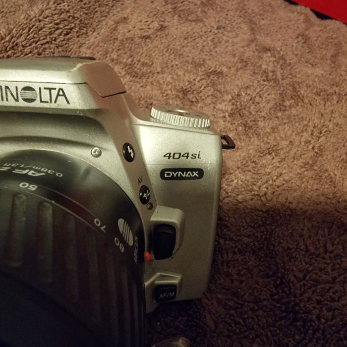 Minolta Dynax 404si + obiektyw+lampa