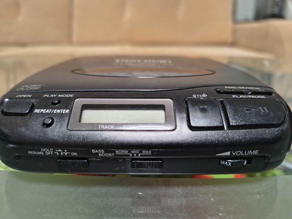 CD плеер SONY D-33 Discman made in Japan /Дефект/
