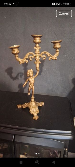 Stylowy świecznik z mosiądzu z motywem anioła