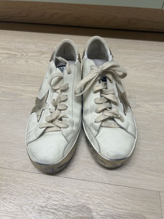 Białe Golden Goose superstar, r. 39