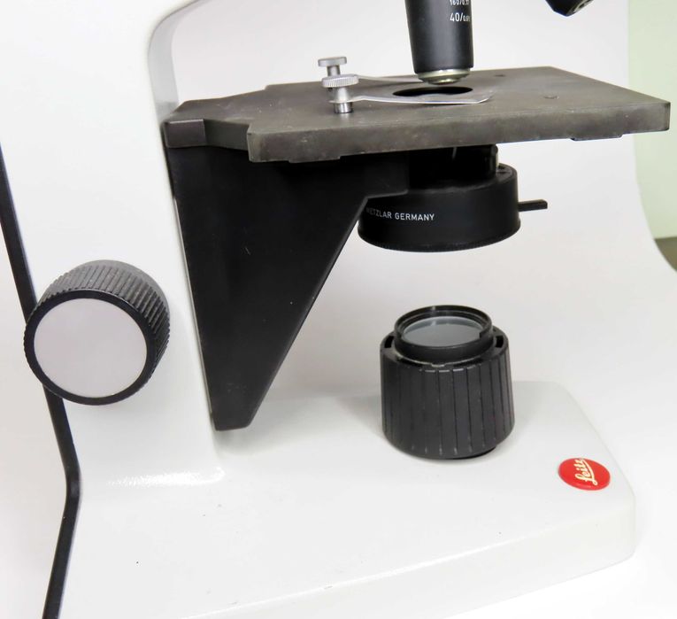 mikroskop laboratoryjny biologiczny  E. Leitz (Leica) HM-Lux