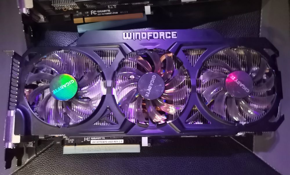 Karta graficzna gtx 770 4gb  -  760 2gb