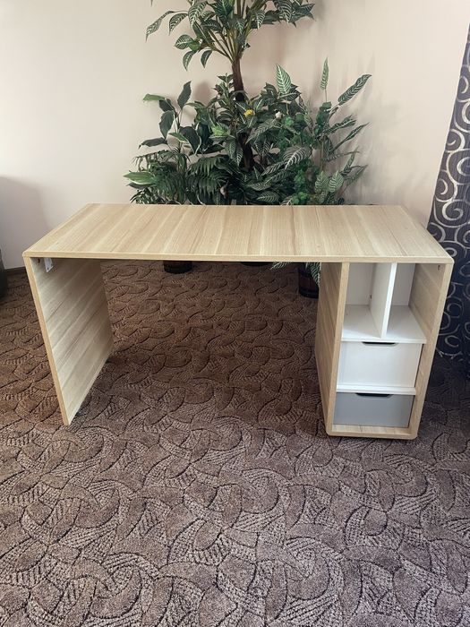 Biurko na kółkach obustronne