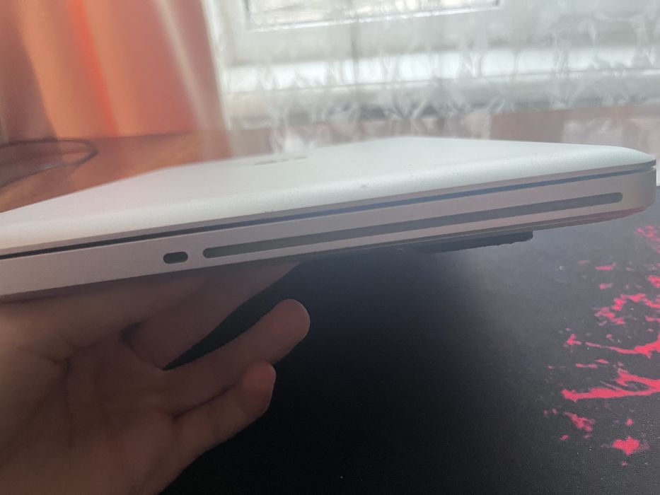 Macbook pro 15’   i7 2010