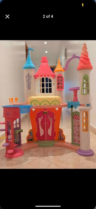 Castelo da Barbie com acessórios