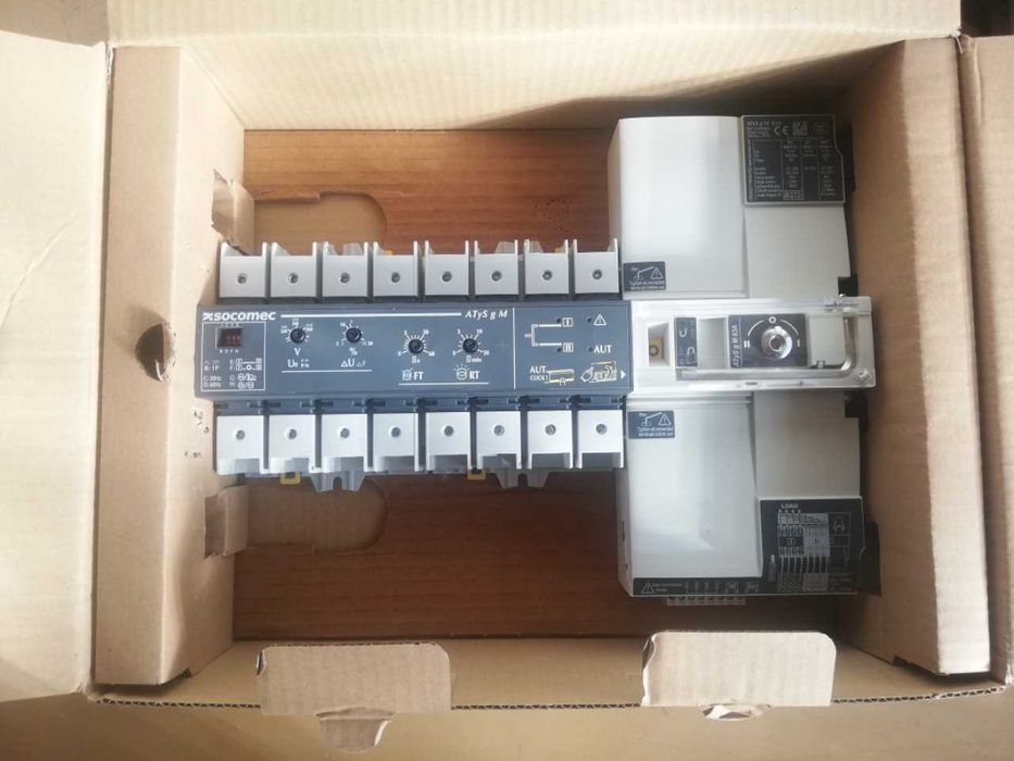 Przełącznik zasilania 230V automatyczny SZR ATS sieć - Agregat lub UPS