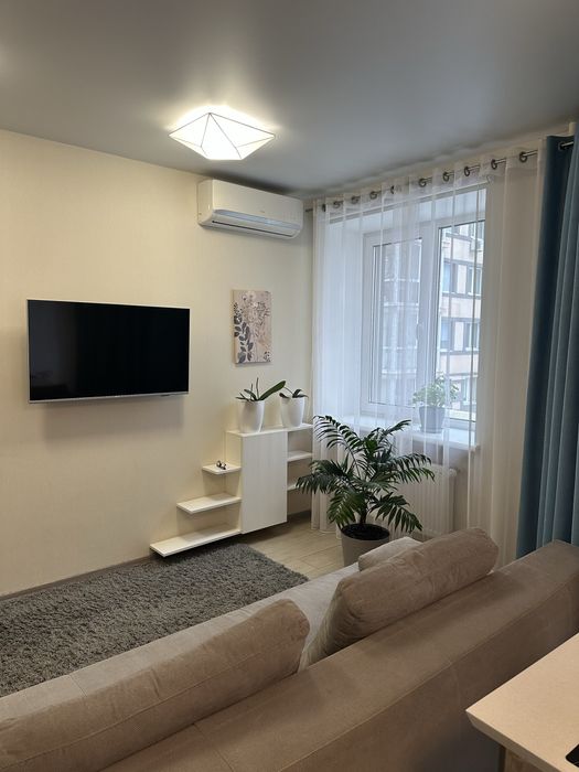 2- к квартира  68 кв м від господаря