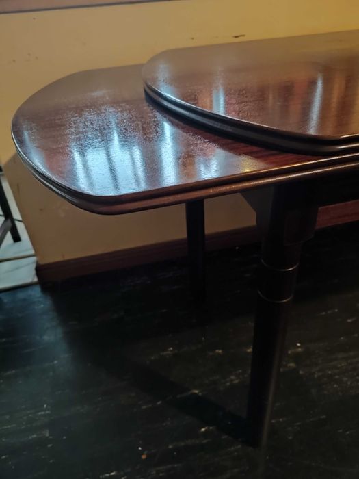 Mesa de madeira extensível