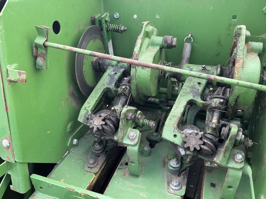 Продам прес підборщик, прес підбирач JOHN DEERE 332,  Джон дір 332