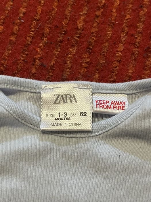 Бодік Zara,b/y. В граному стані також ніжно блакитний колір