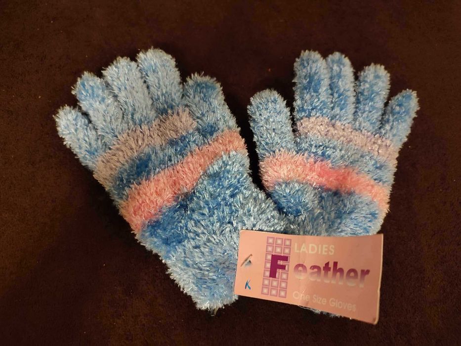 Nowe rękawiczki niebieskie