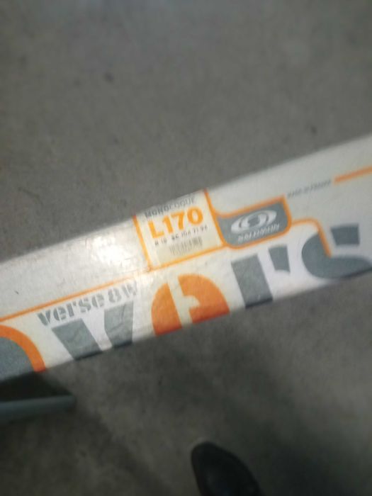 Skis Salomon Verse comprimento 170 e Bastões Salomon, usados