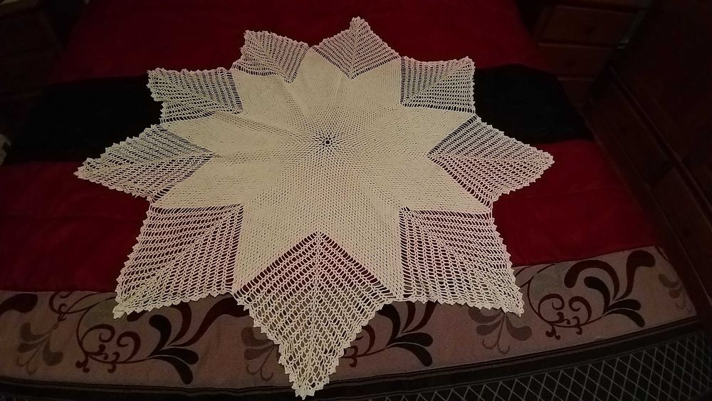 toalha centro de mesa em renda feita á mão 1