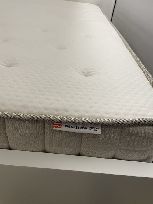 Cama IKEA 160x200 com colchão VATNESTRÖM e estrado LURÖY
