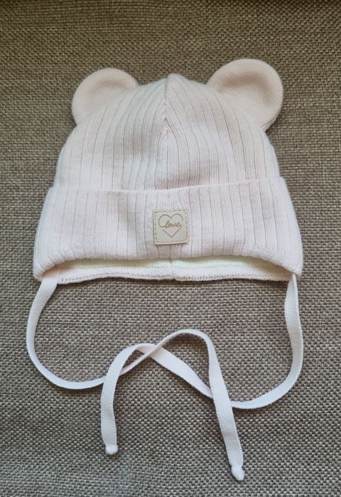 Шапочка розмір 35 рожева на зав'язках з вущками Ведмедика, в середині